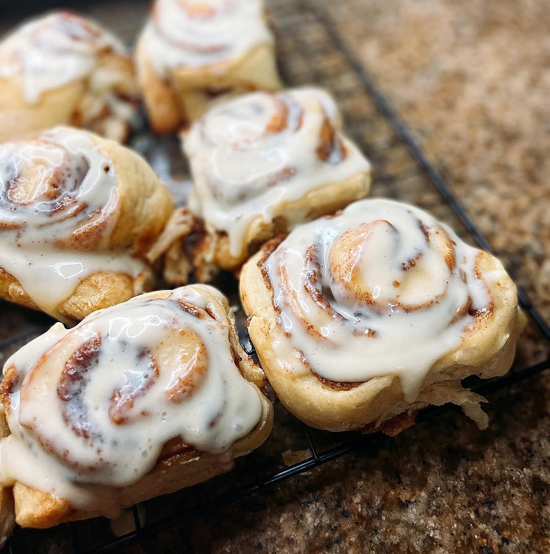 Cinnamon rolls en bandeja